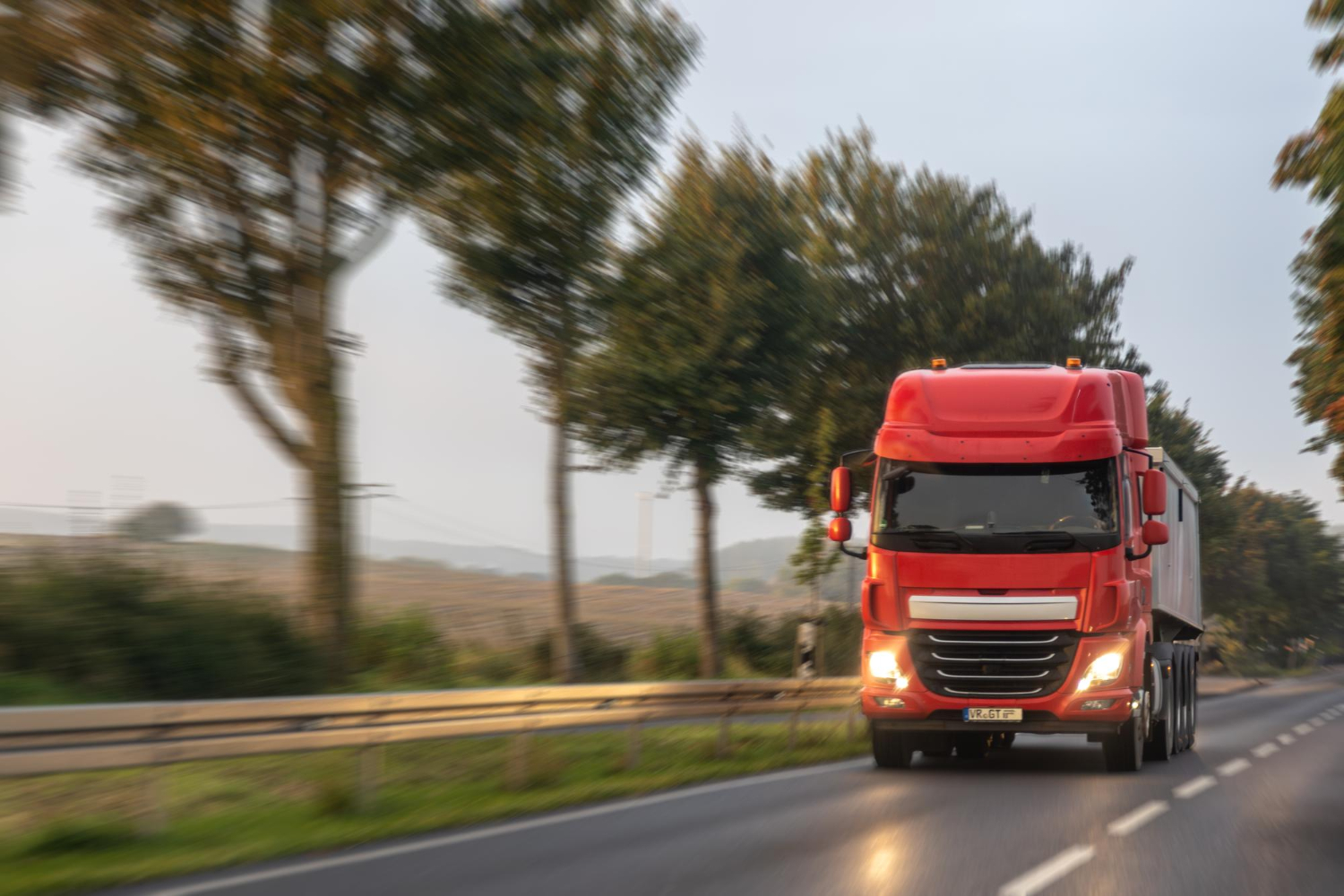 ciężarówka na drodze