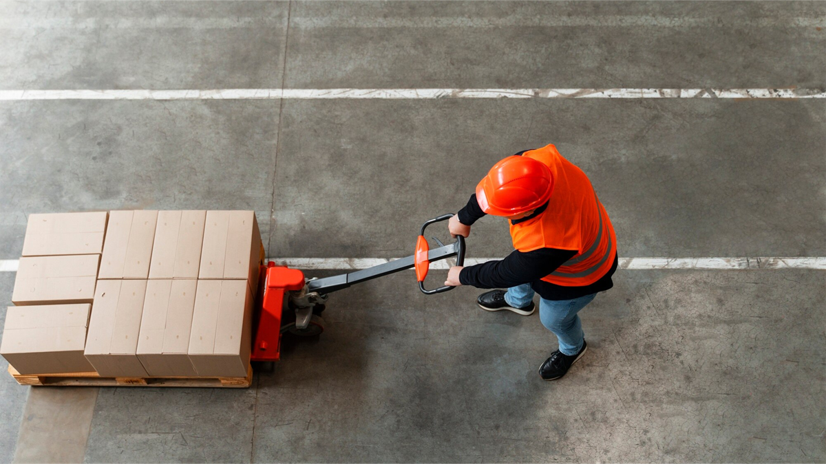 przewożenie towaru na palecie